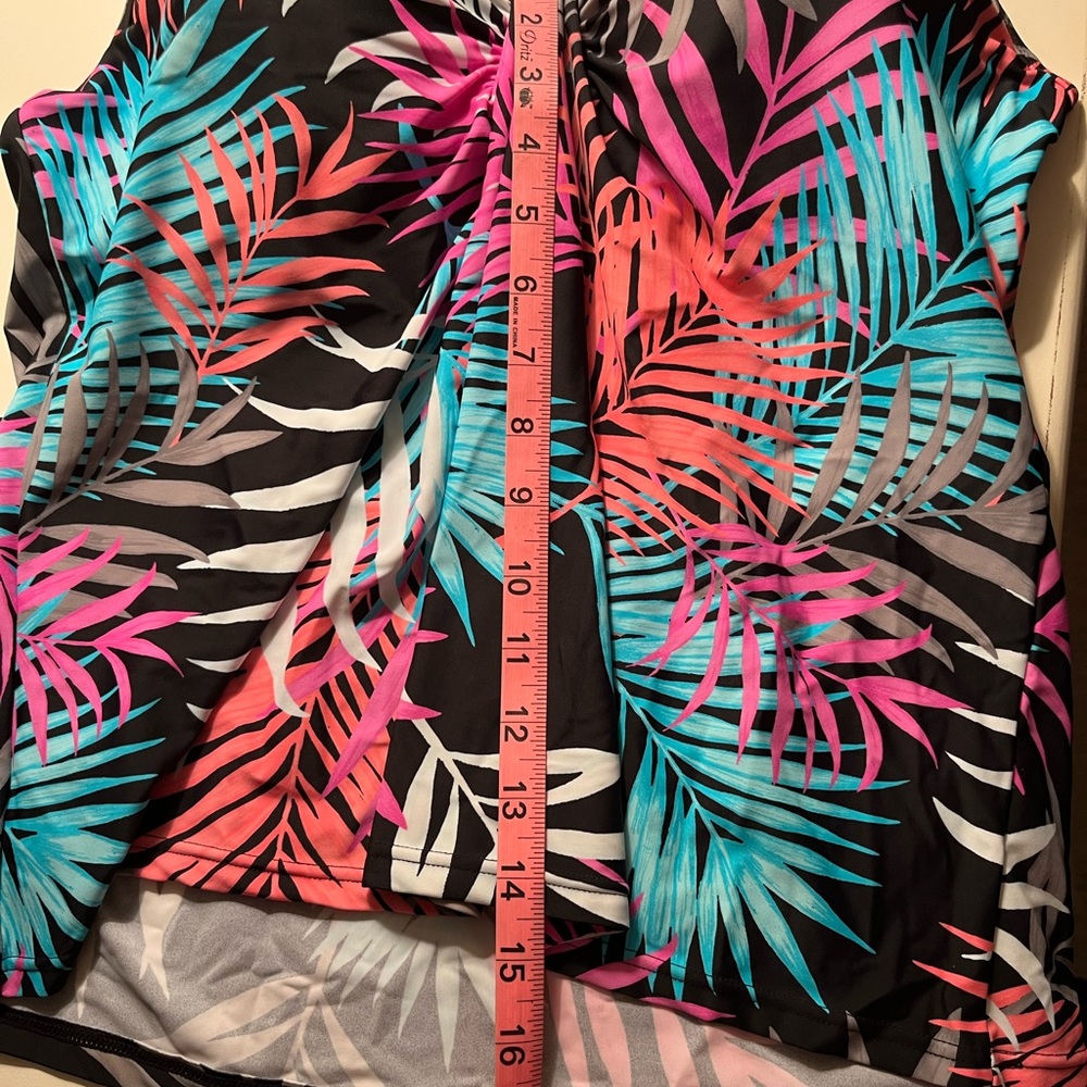 Island Escape Tankini Top - Picture 2 of 6